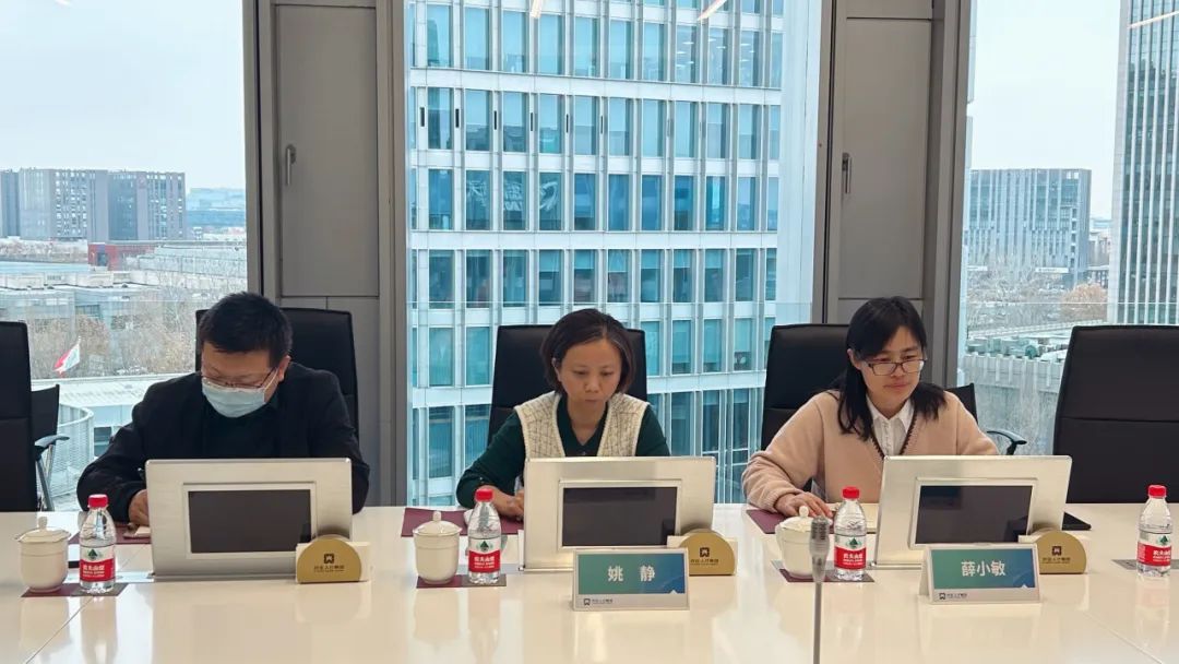亦庄Z6尊龙凯时集团举办“学思想·重实践·建新功”优秀员工座谈会